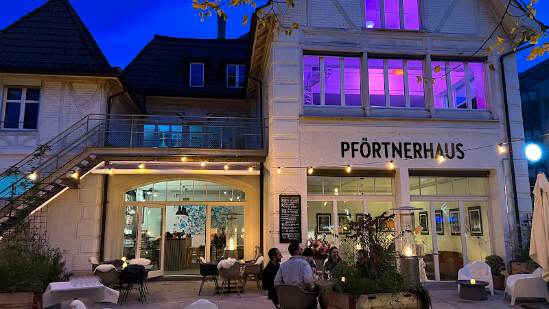 Café Bar Pförtnerhaus – Bar Restaurant in Basel
